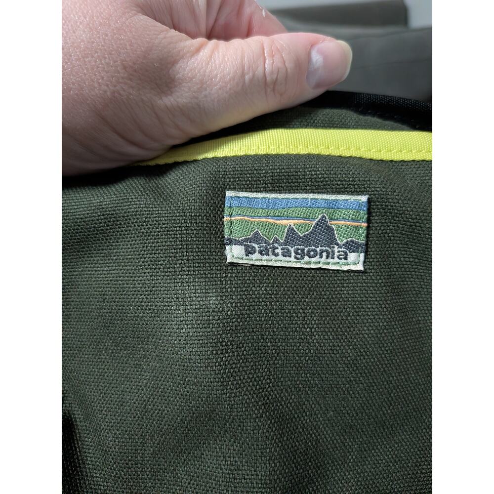 Patagonia Fieldsmith Hip Pack 5L Pine Needle Green Olive Waist Bag Crossbody - Picture 13 of 13